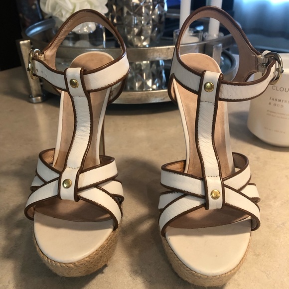 3/20$ Tribute Pump Inspired Aldo White Heals 37 - Picture 2 of 11